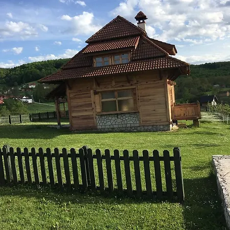 Nacionalna Kuca Bajo Chalet