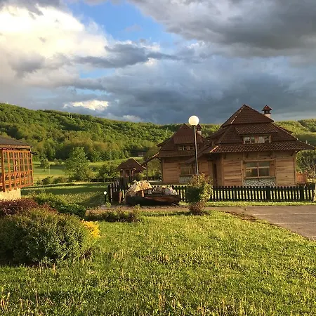 Nacionalna Kuca Bajo Chalet Mackat