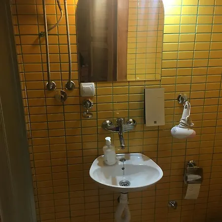 Nacionalna Kuca Bajo *