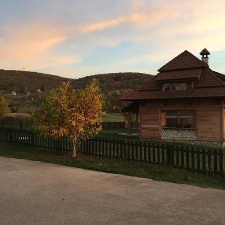 Nacionalna Kuca Bajo Chalet *