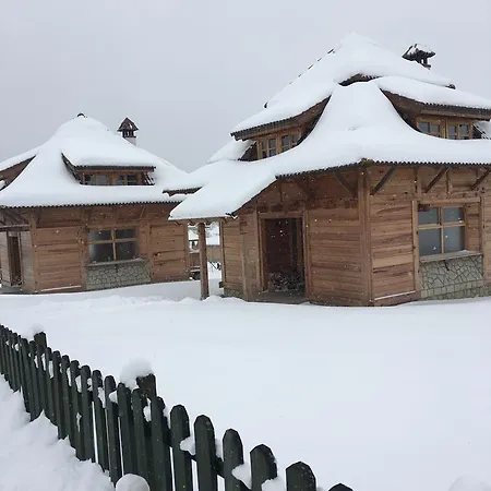 Nacionalna Kuca Bajo Mackat