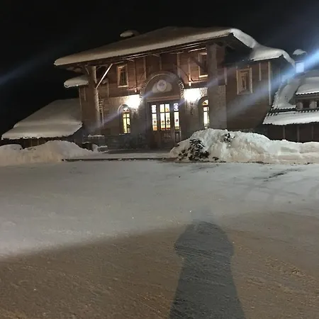 Nacionalna Kuca Bajo *