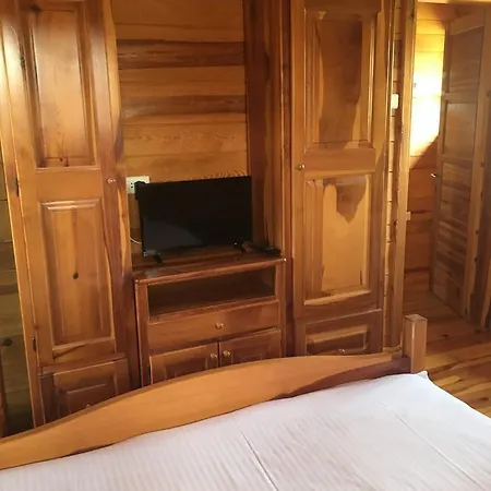 Nacionalna Kuca Bajo *