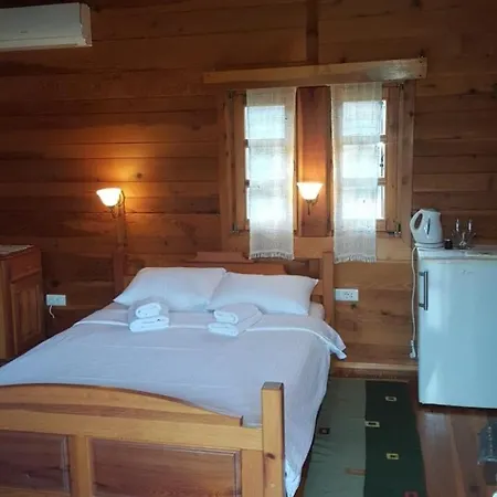 Nacionalna Kuca Bajo