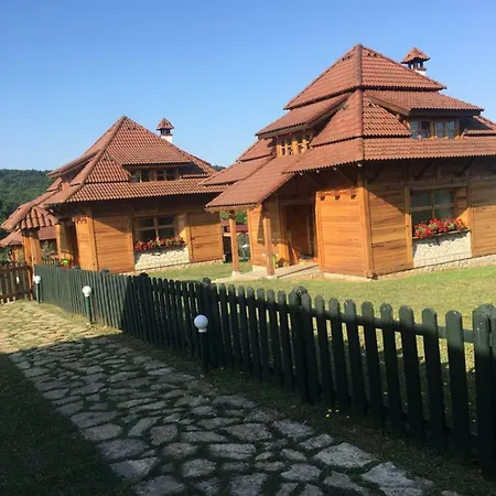 Nacionalna Kuca Bajo Mackat